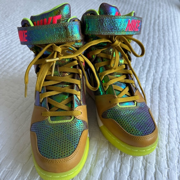 RARE Nike Air Revolution Sky Hi WORLD CUP GOLD TROPHY PACK sneakers - W size 9 - Picture 5 of 9